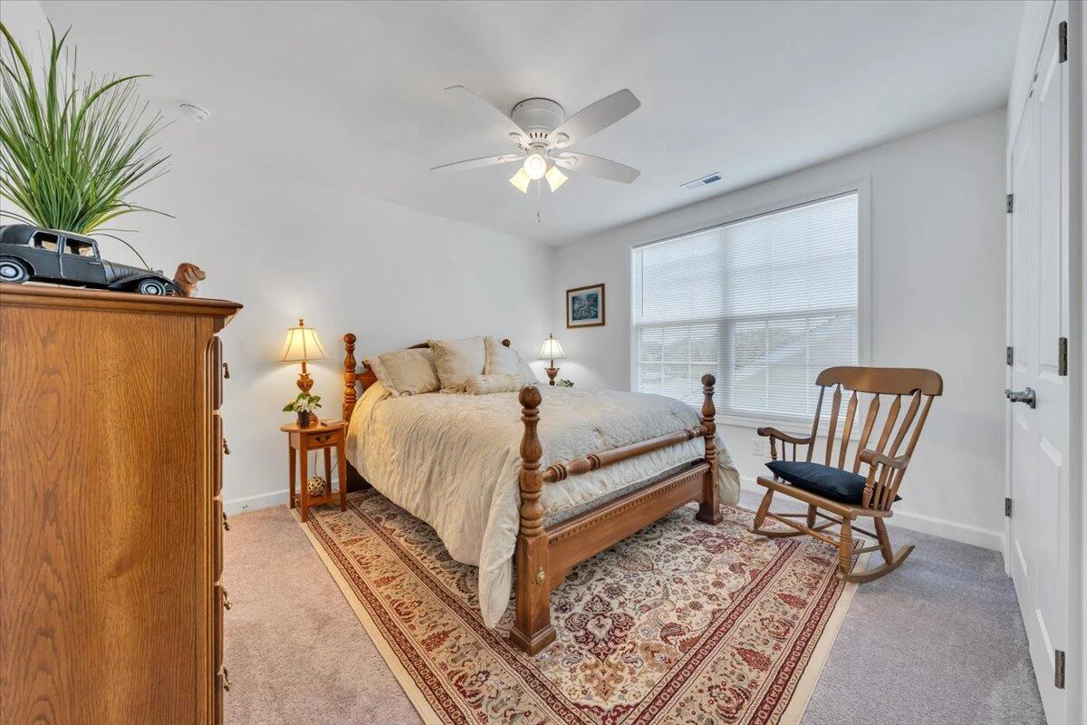 2141 Kings Walk DR NE - Photo 37