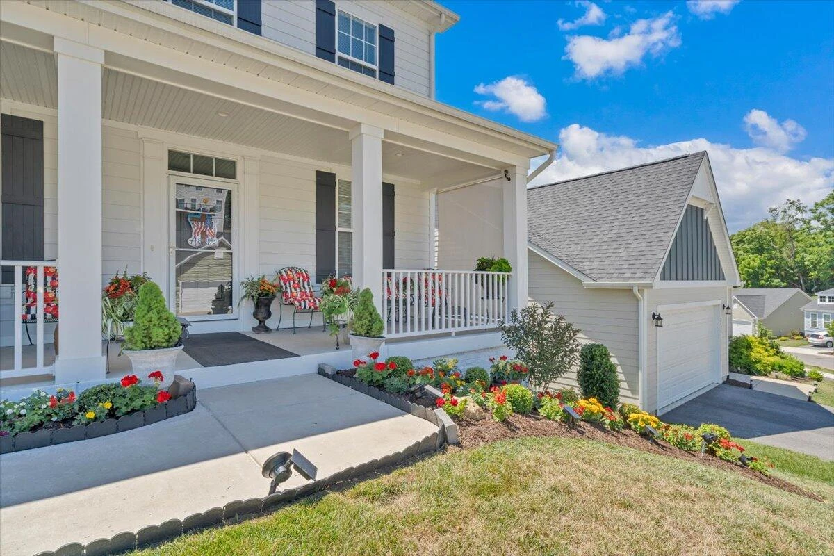 2141 Kings Walk DR NE - Photo 4
