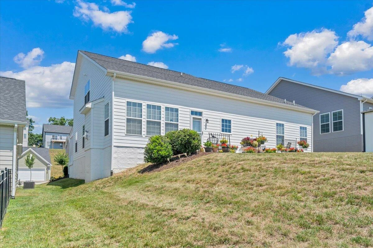 2141 Kings Walk DR NE - Photo 45