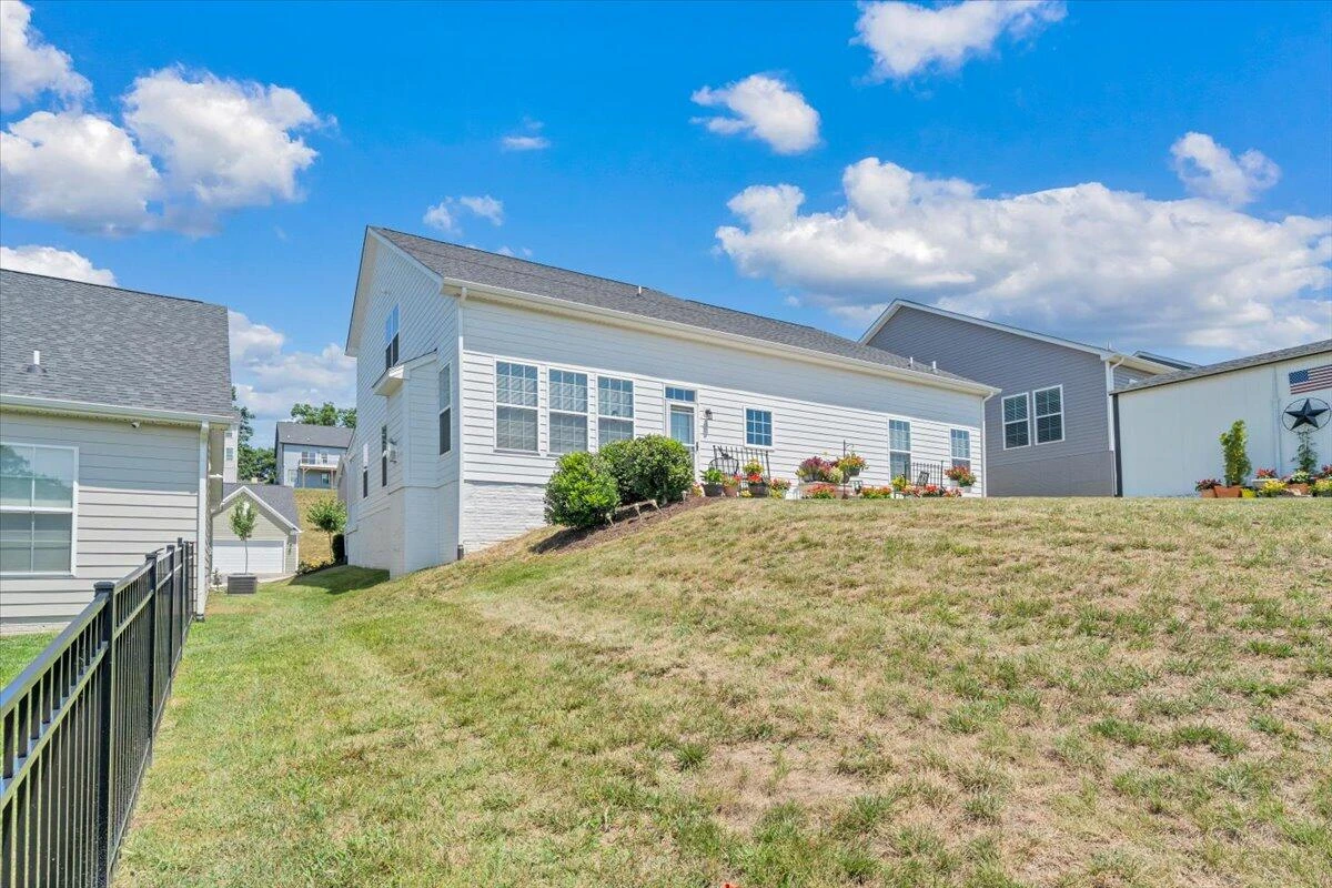 2141 Kings Walk DR NE - Photo 46