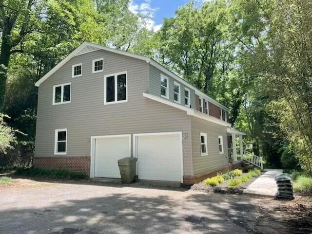 241 Craig AVE - Photo 2