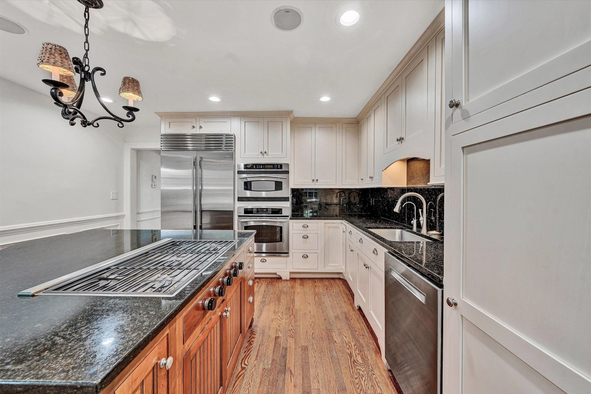 3052 Poplar LN SW - Photo 6