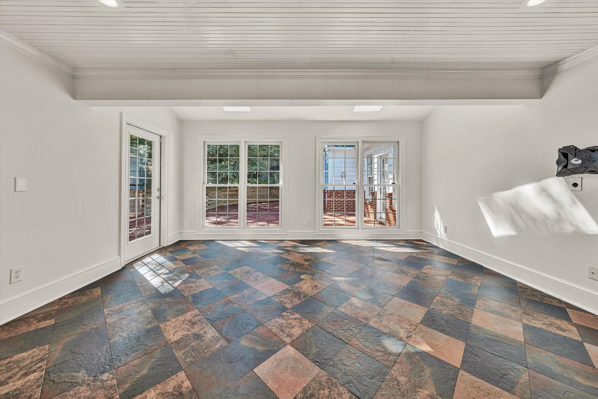 3052 Poplar LN SW - Photo 9