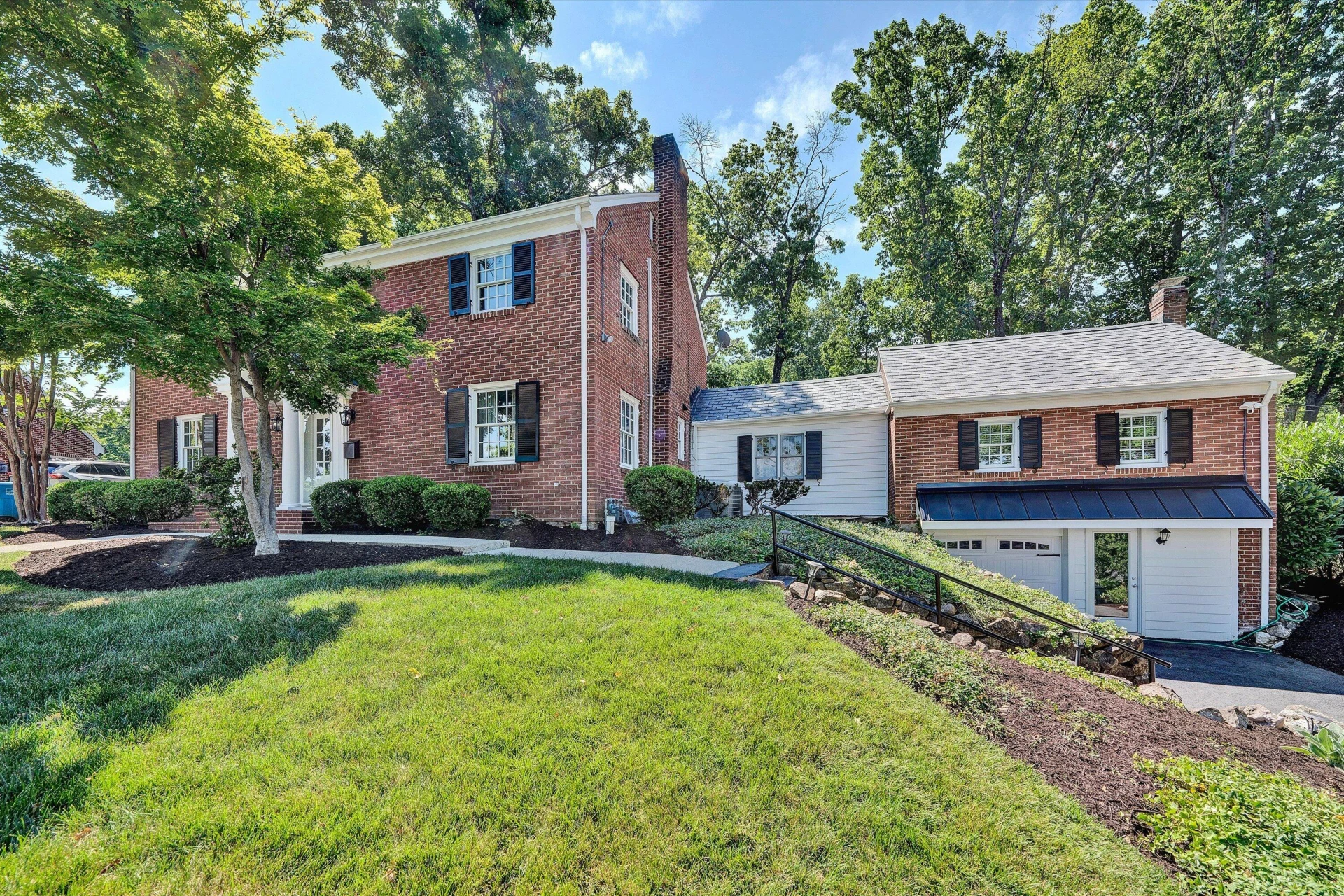 3052 Poplar LN SW - Photo 2