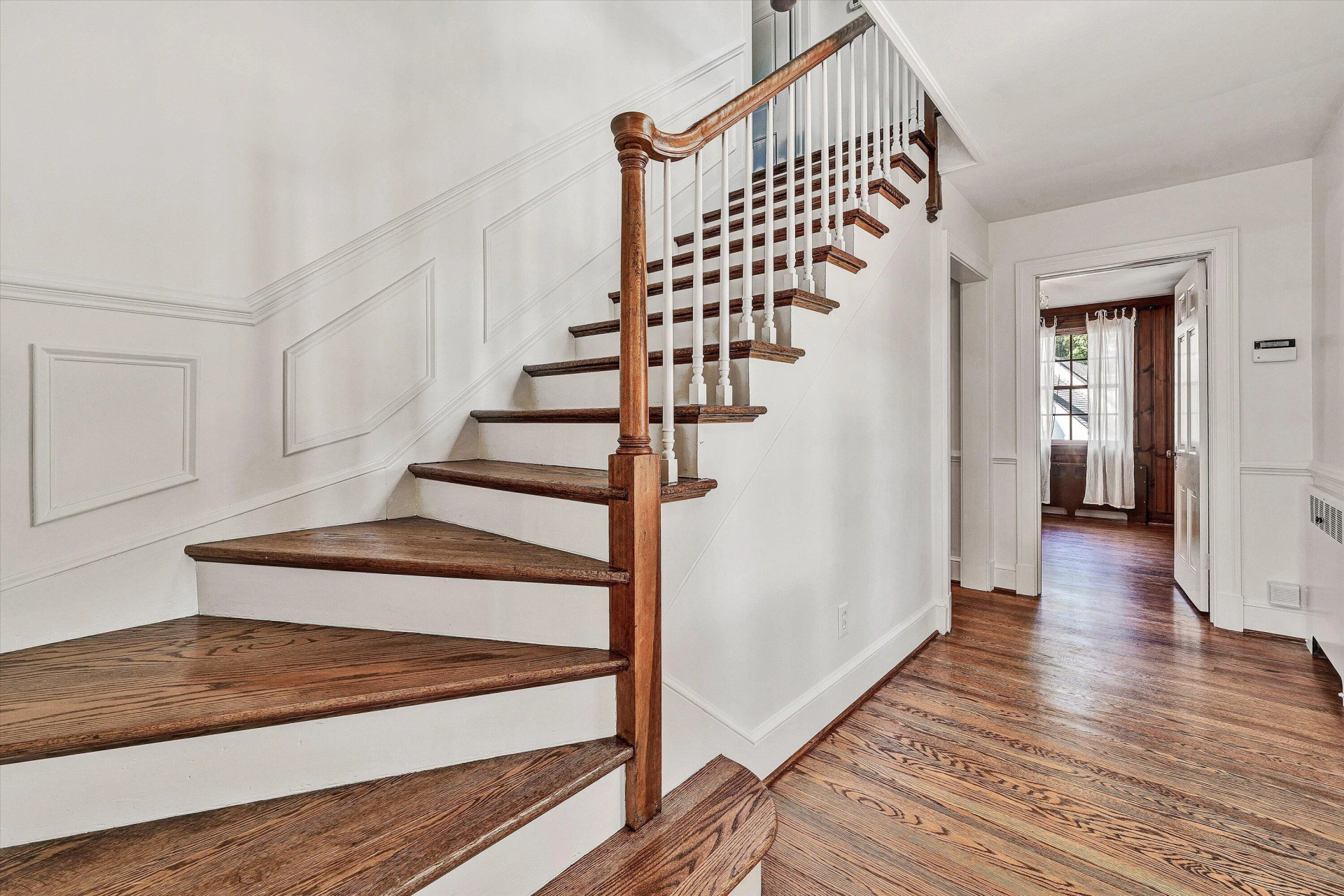 3052 Poplar LN SW - Photo 3