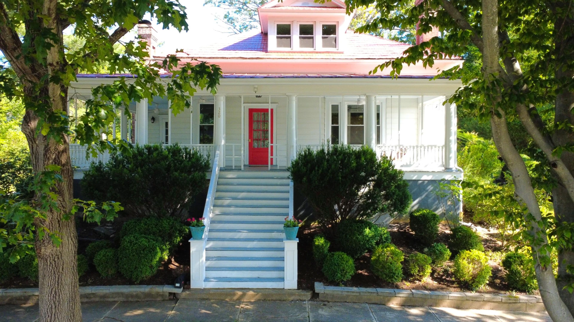 320 Alleghany ST - Photo 2