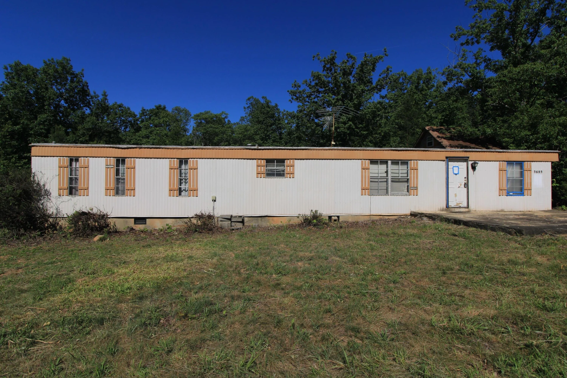 3685 Midway RD