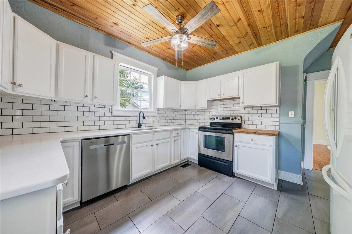 3739 Melcher ST SE - Photo 12