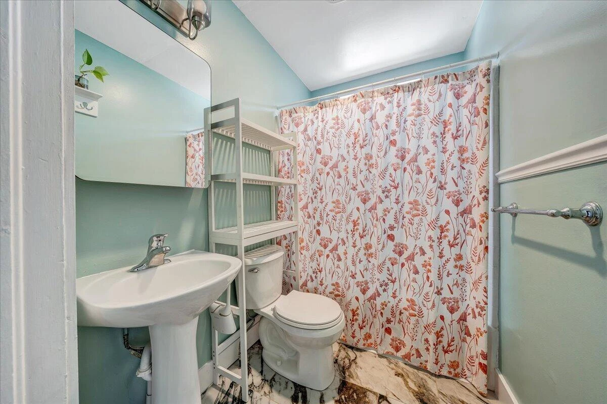 3739 Melcher ST SE - Photo 17