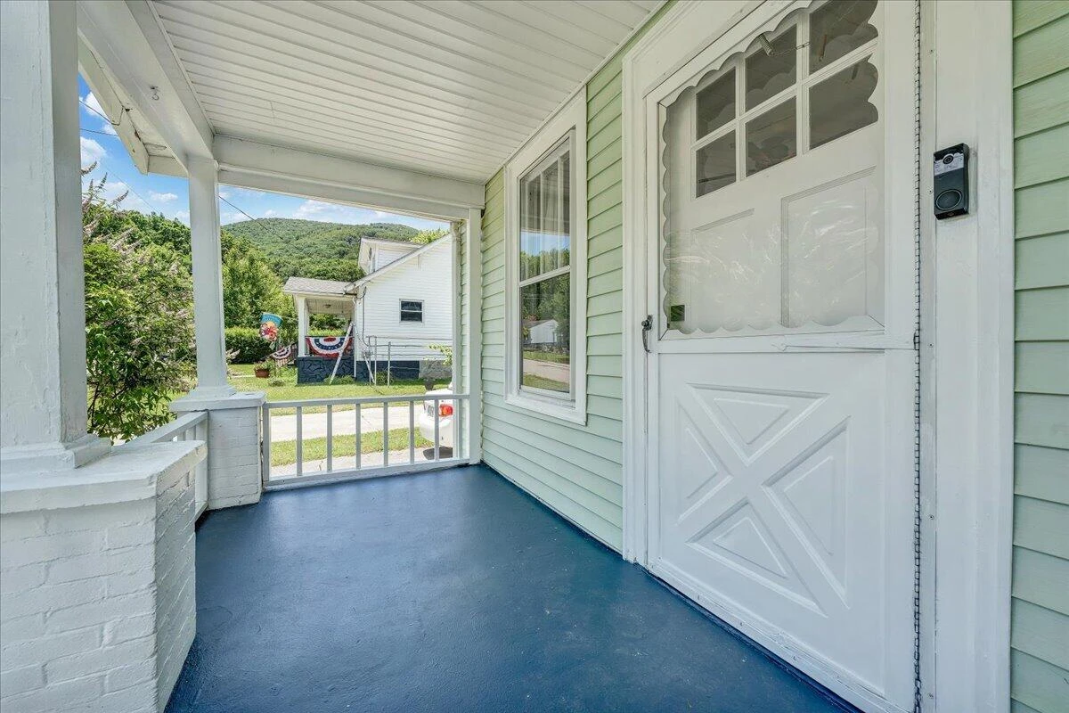3739 Melcher ST SE - Photo 4