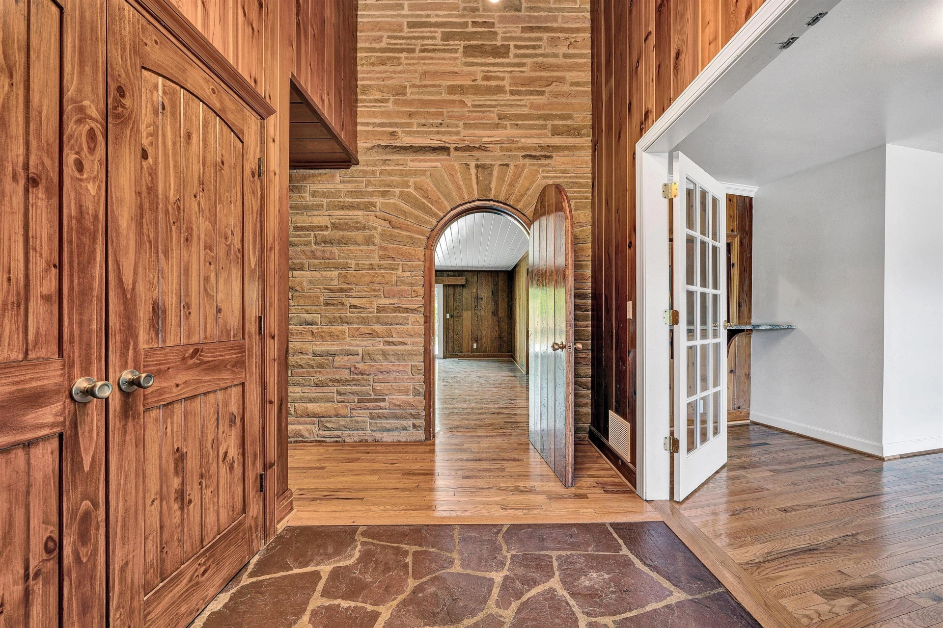 1223 Roanoke BLVD - Photo 12