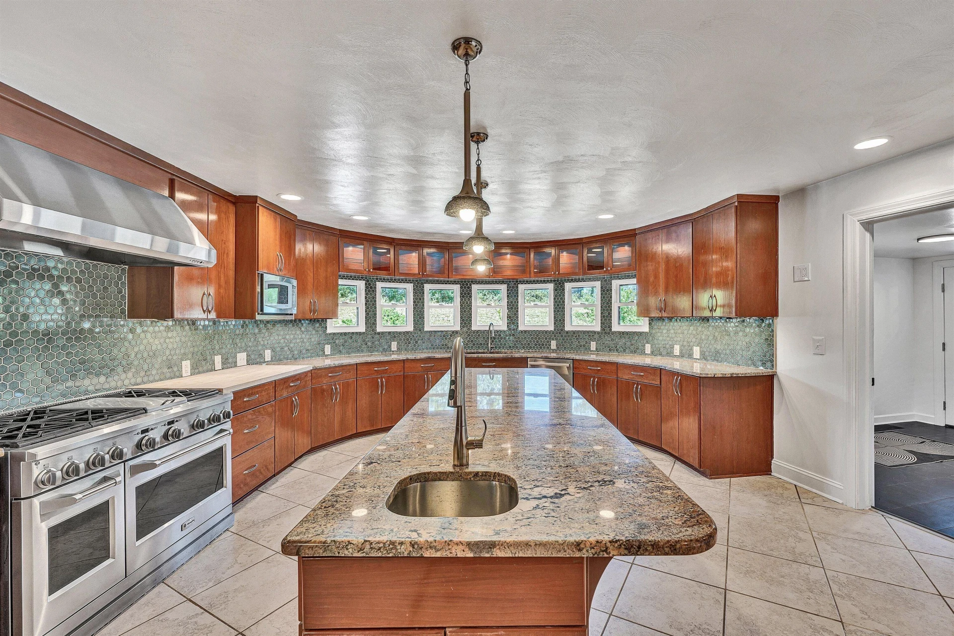 1223 Roanoke BLVD - Photo 22