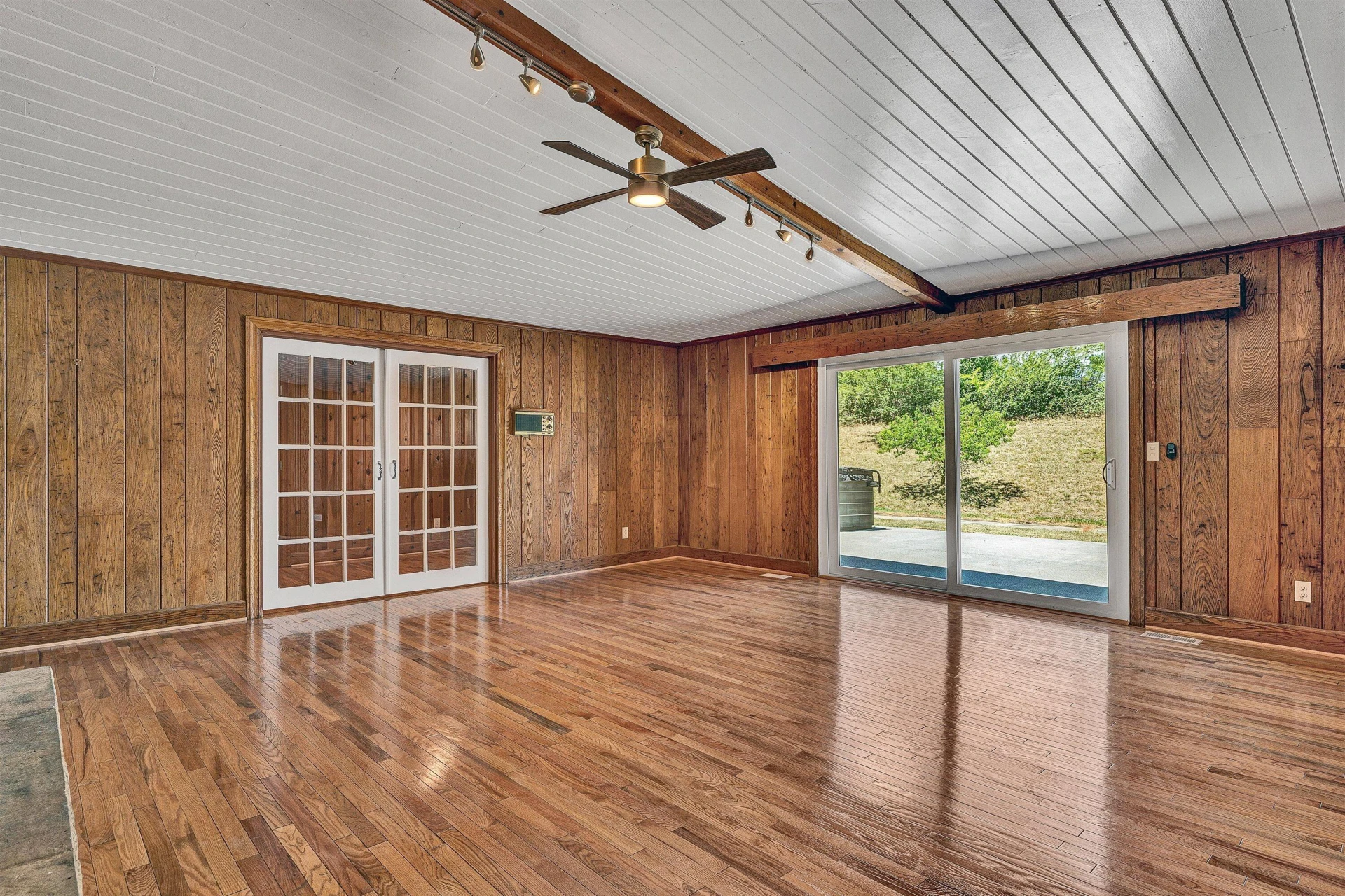 1223 Roanoke BLVD - Photo 28
