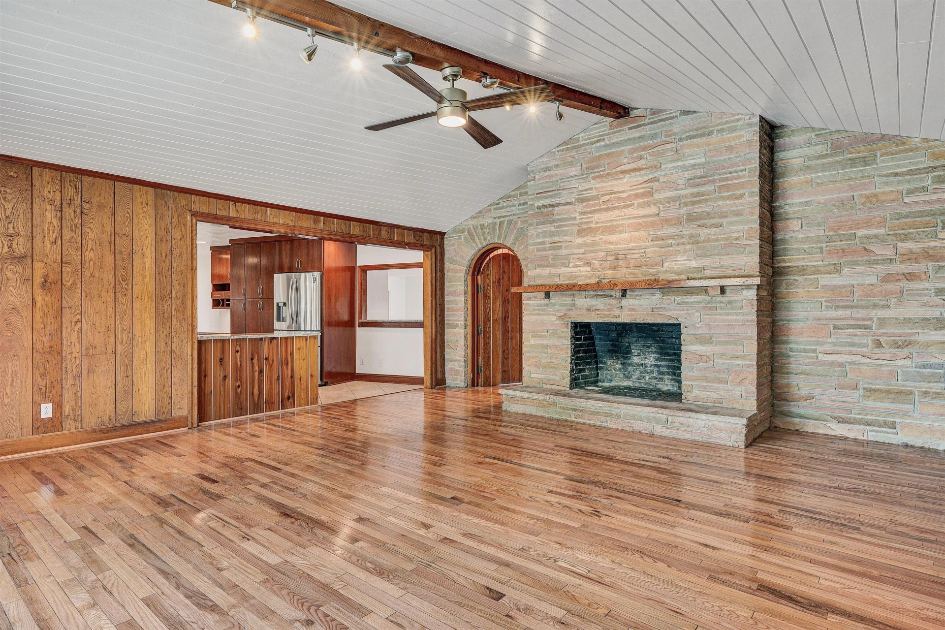 1223 Roanoke BLVD - Photo 29