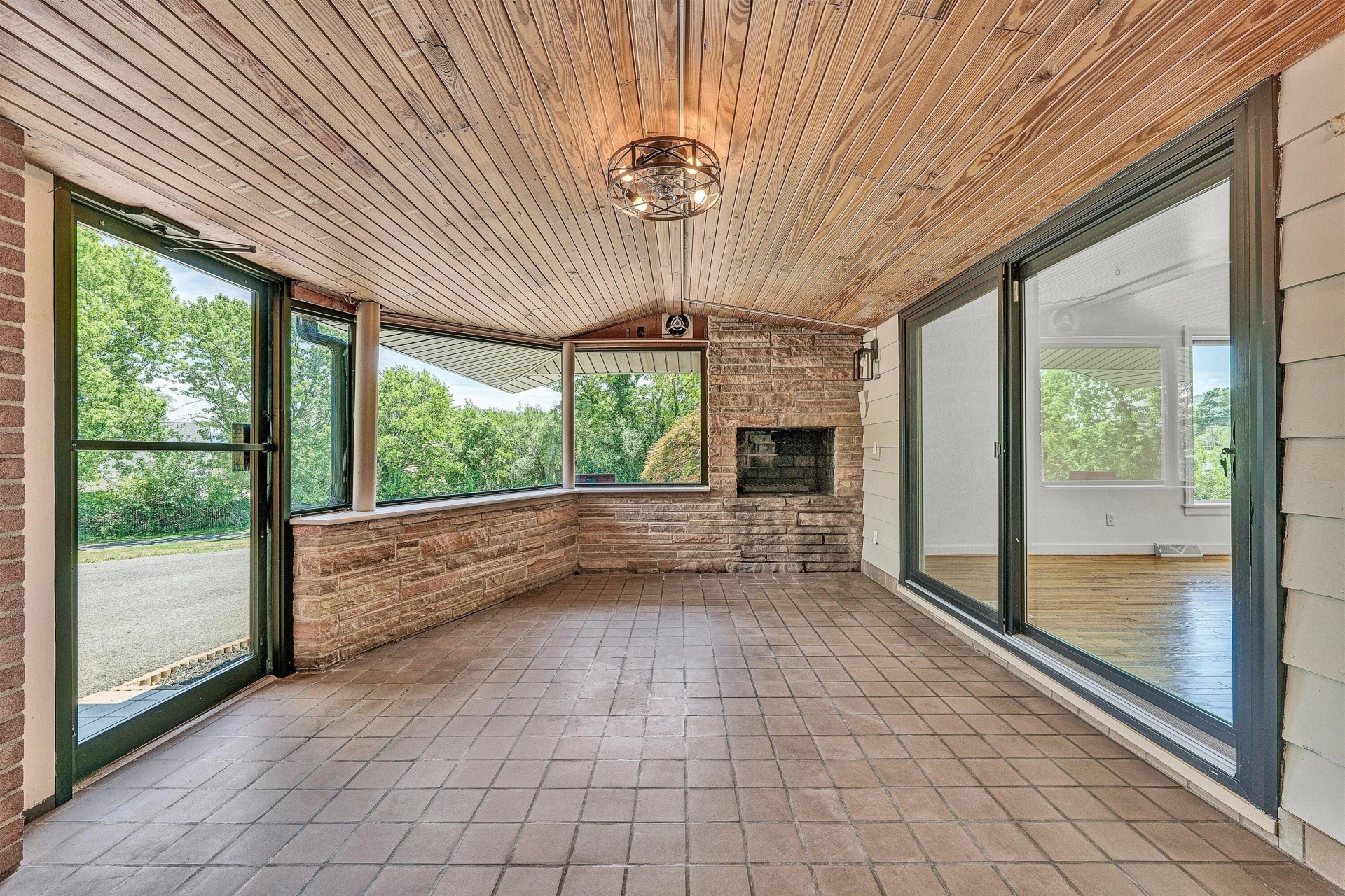 1223 Roanoke BLVD - Photo 33