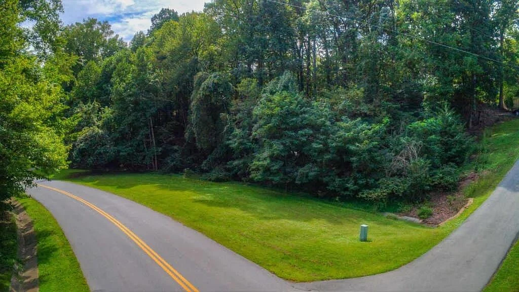 4828 Cherokee Hills DR