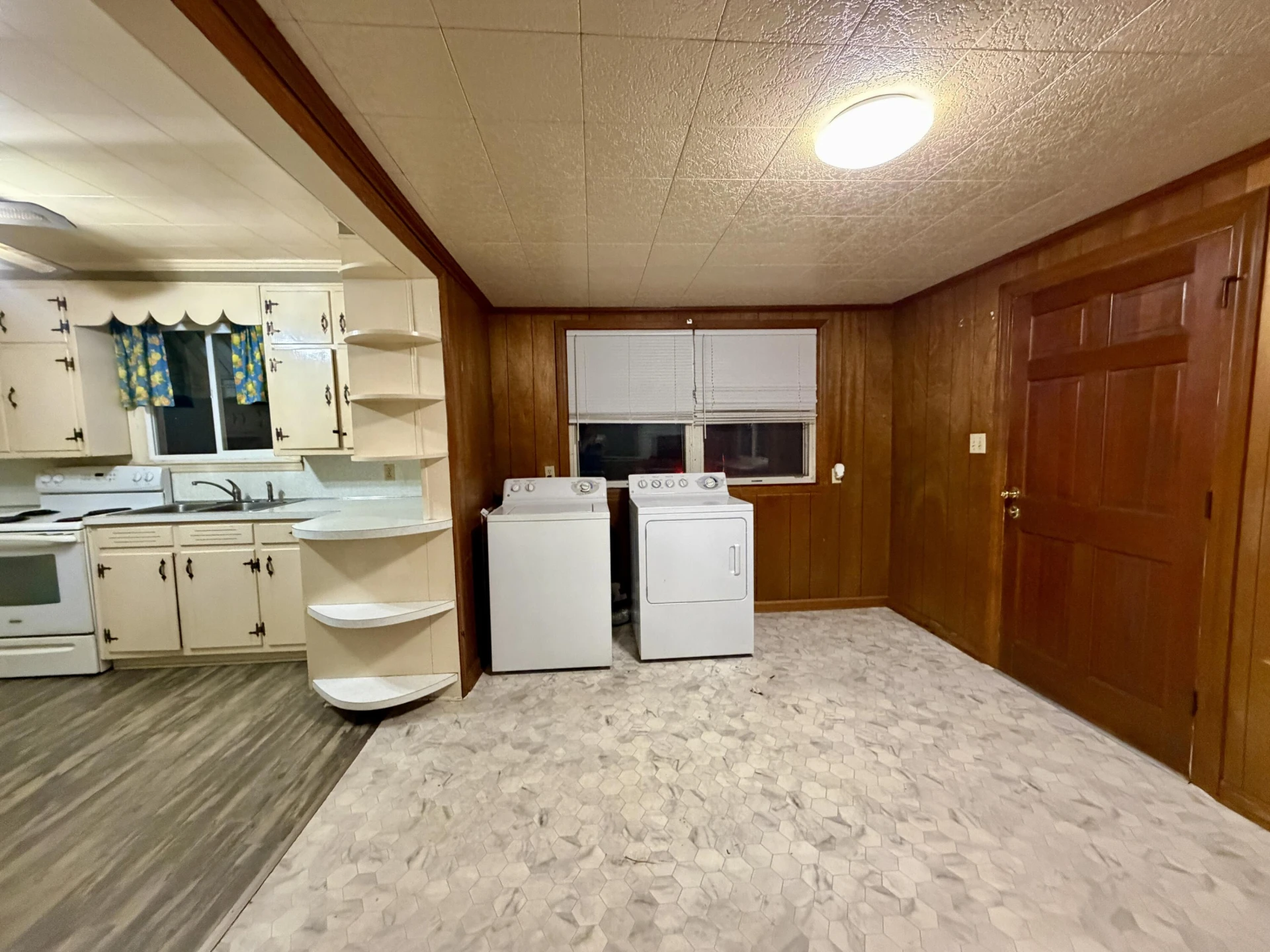 931 Myrtle RD - Photo 17