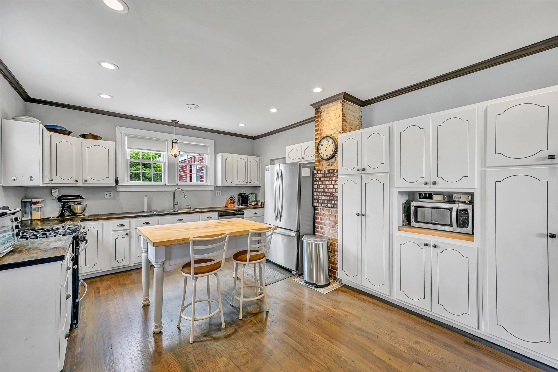 708 Starling AVE - Photo 9