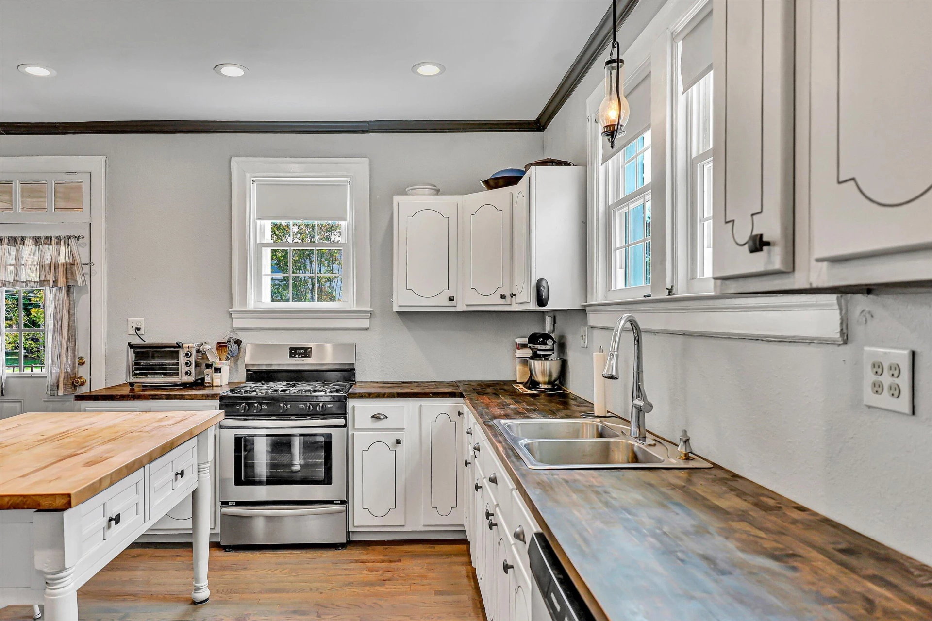 708 Starling AVE - Photo 3