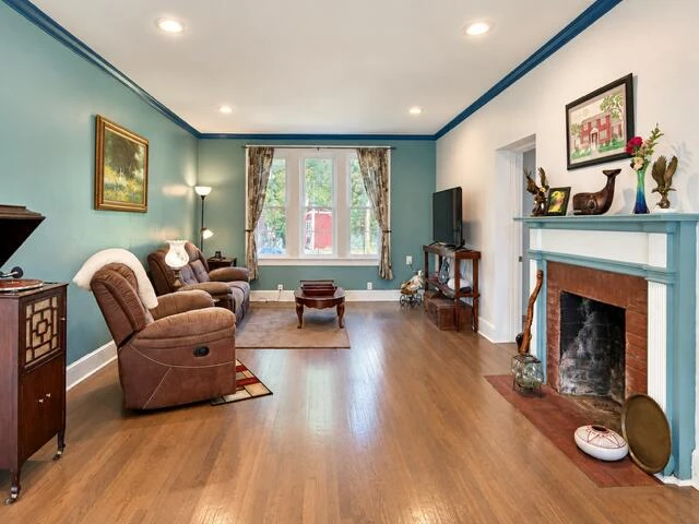708 Starling AVE - Photo 11