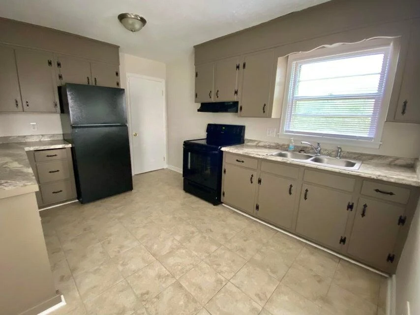 4320 Cresthill DR - Photo 8