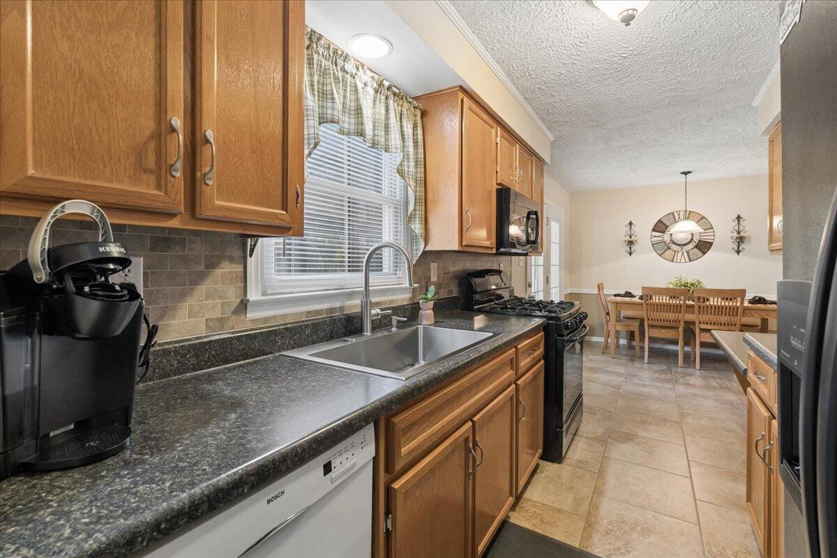 11188 Dickerson Mill RD - Photo 8