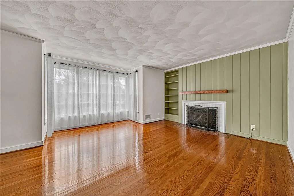 920 Tremont RD - Photo 5