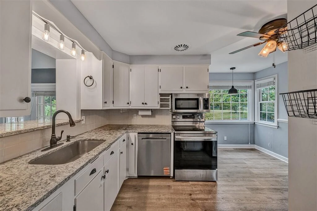 920 Tremont RD - Photo 6