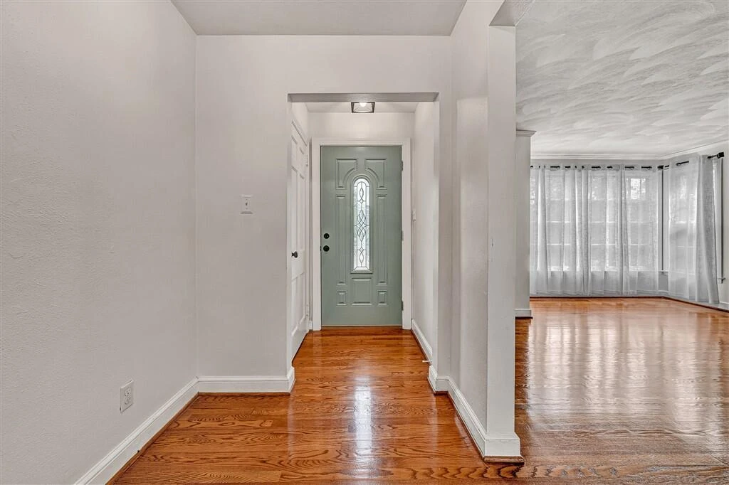 920 Tremont RD - Photo 14