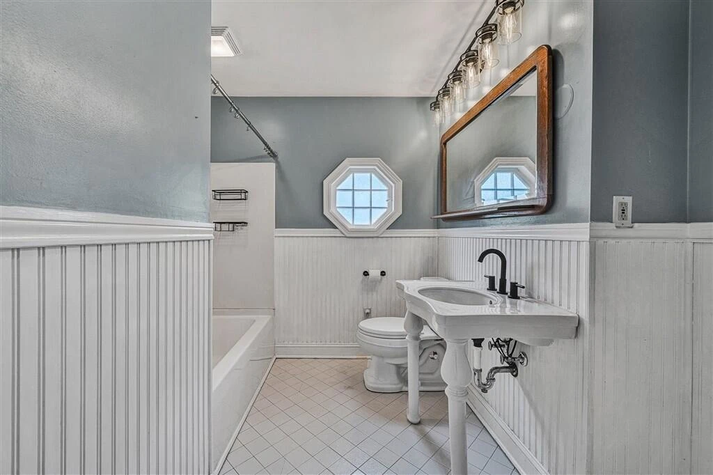 920 Tremont RD - Photo 16