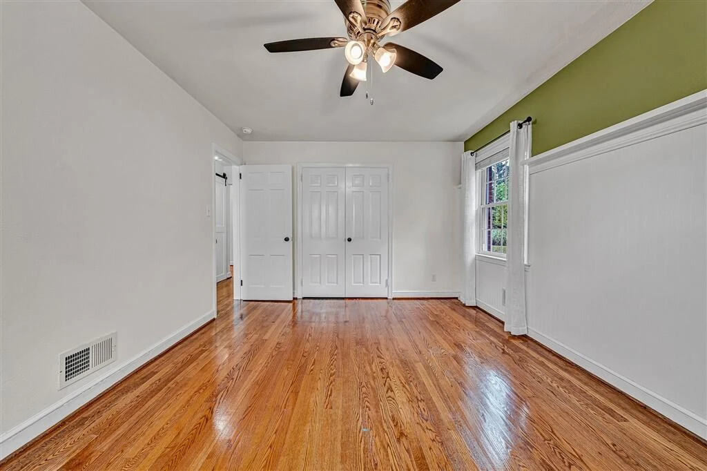 920 Tremont RD - Photo 18