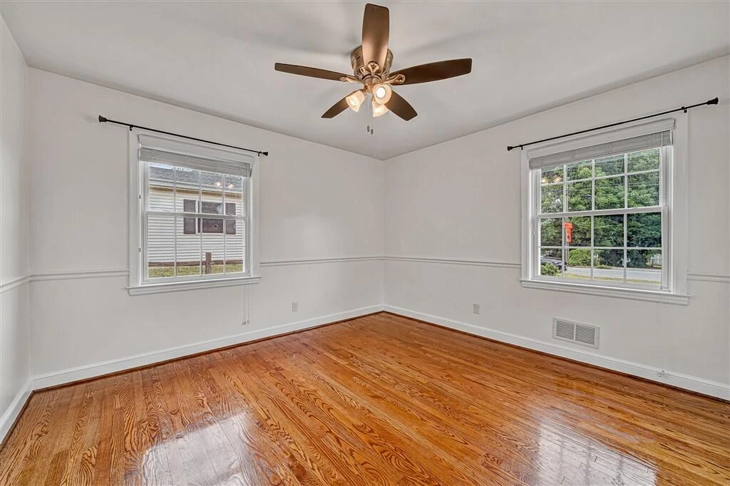 920 Tremont RD - Photo 19