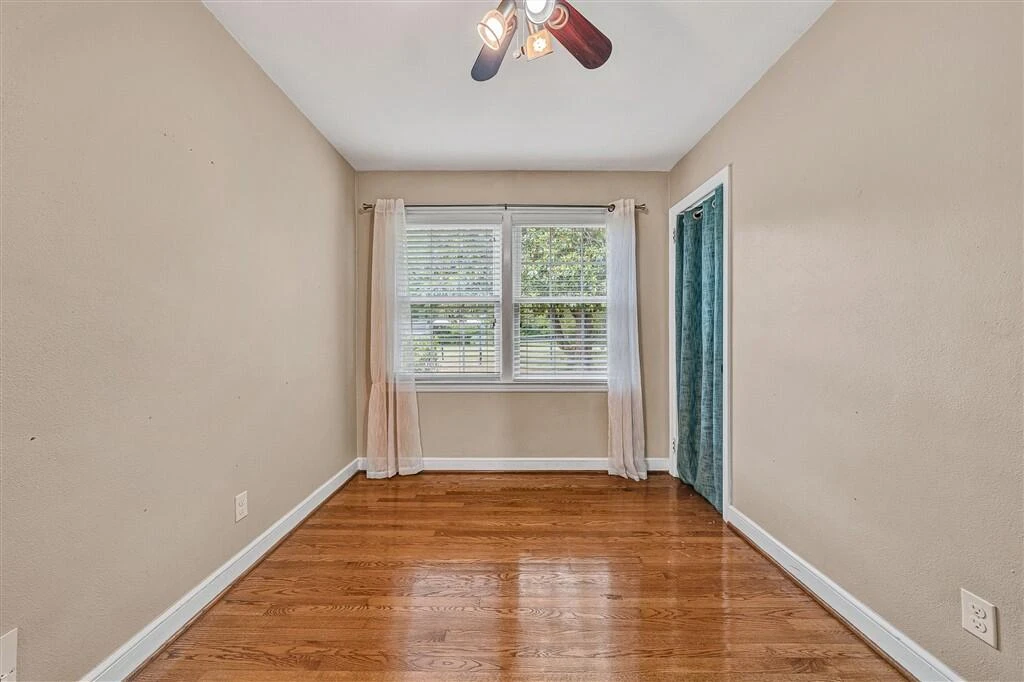 920 Tremont RD - Photo 21