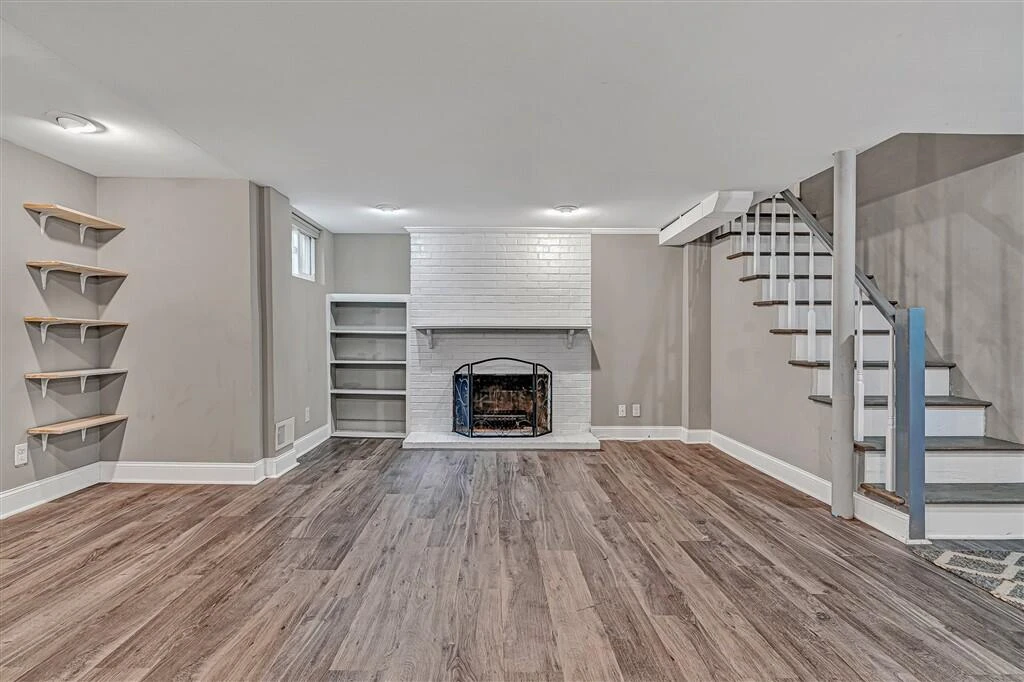 920 Tremont RD - Photo 22