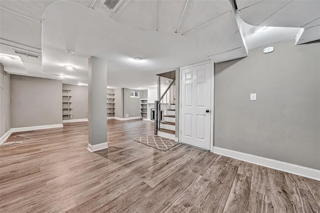 920 Tremont RD - Photo 24