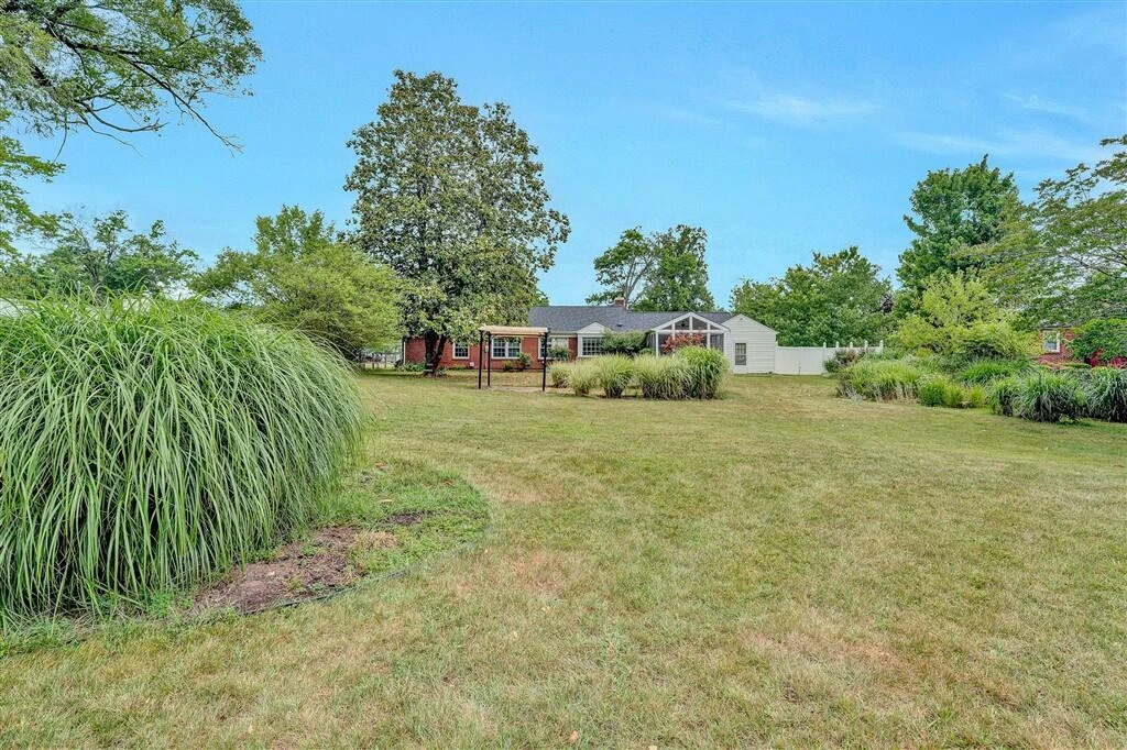 920 Tremont RD - Photo 27