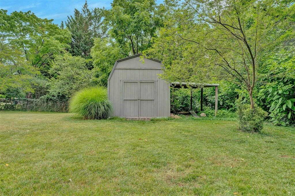 920 Tremont RD - Photo 30