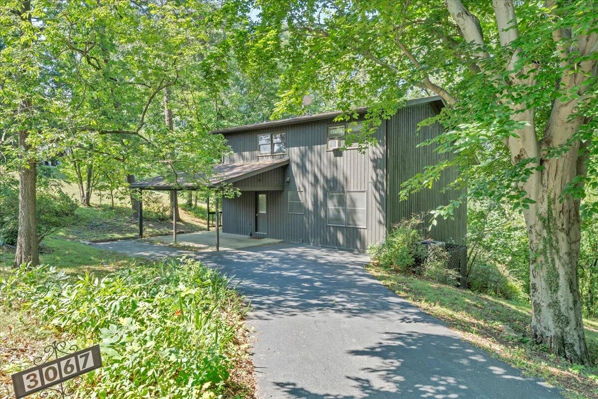 3067 Green Hill DR