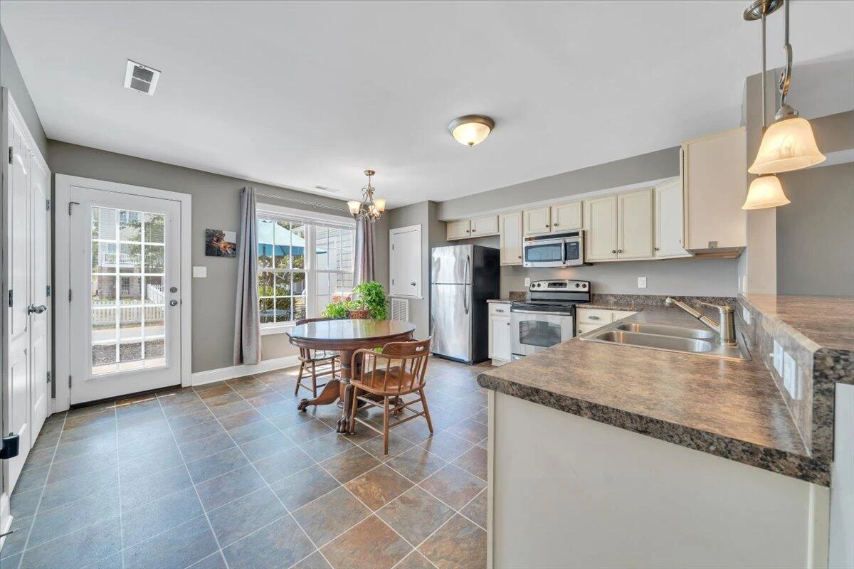 1086 Haymore DR - Photo 12