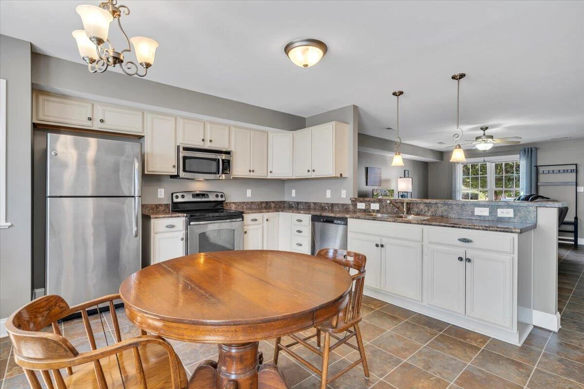 1086 Haymore DR - Photo 16