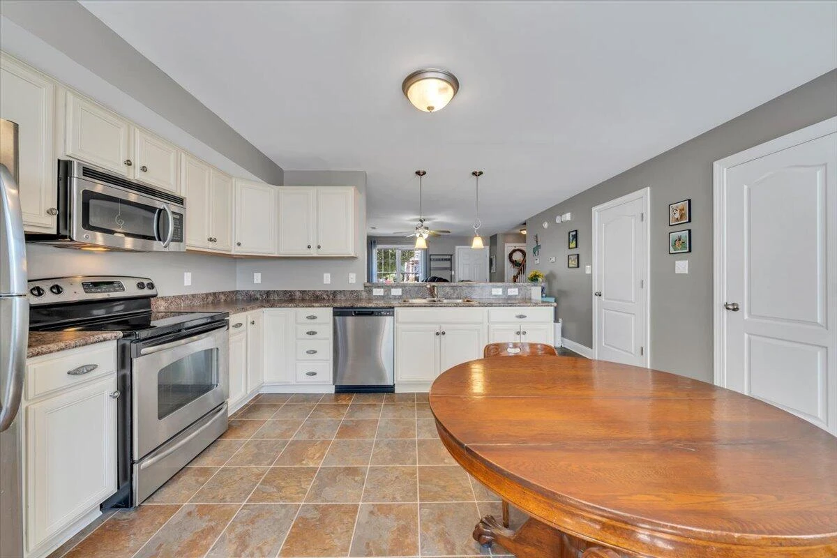 1086 Haymore DR - Photo 17