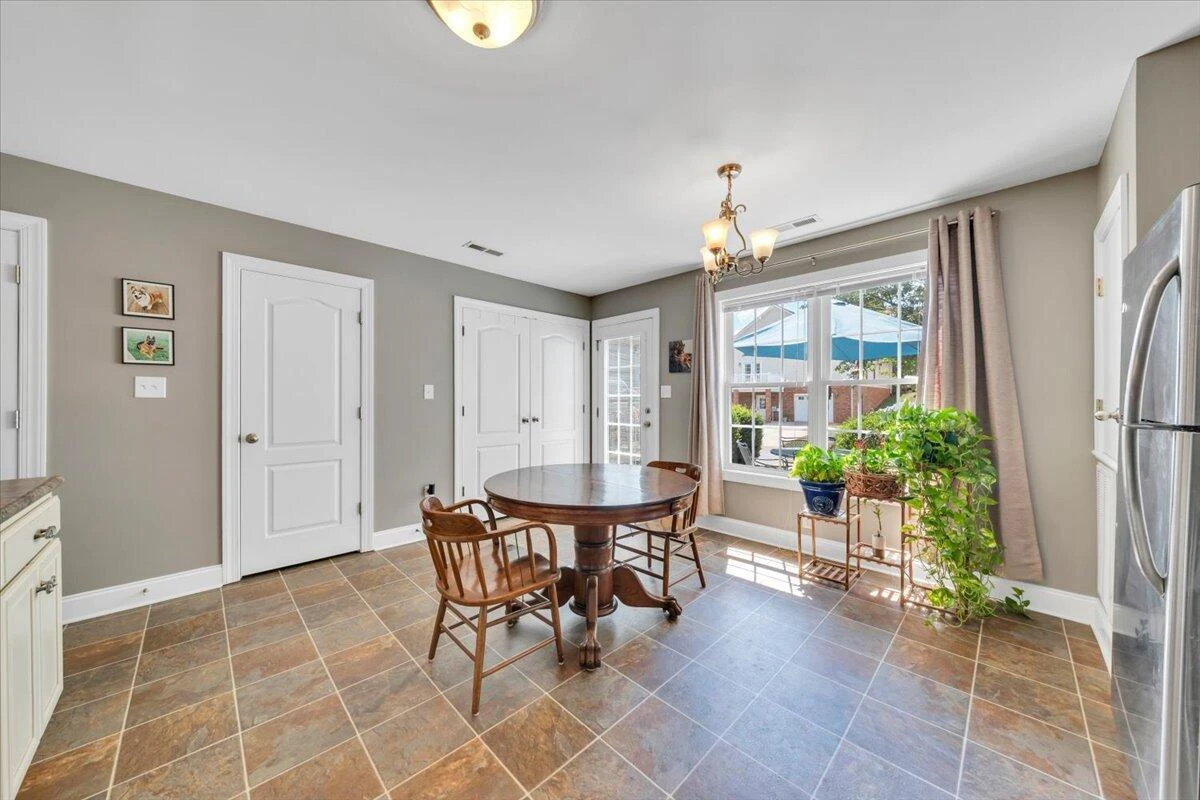 1086 Haymore DR - Photo 18
