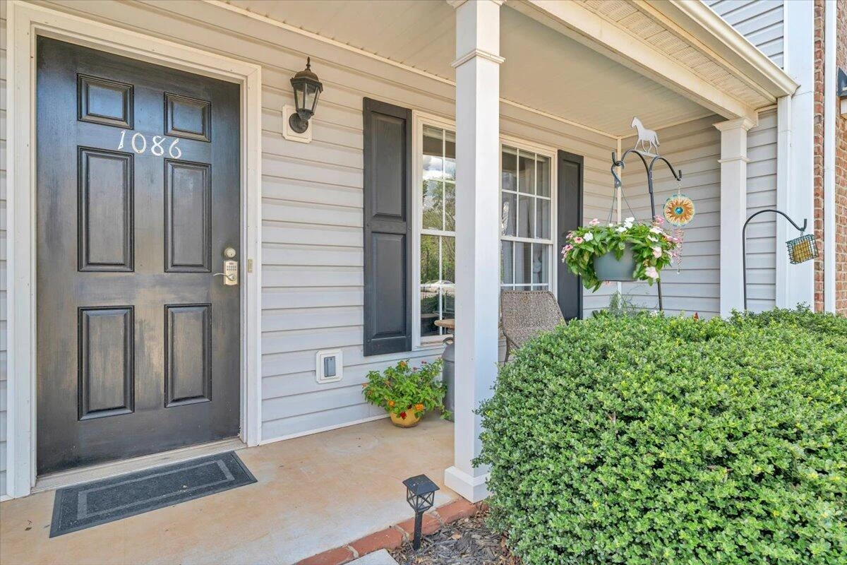 1086 Haymore DR - Photo 2