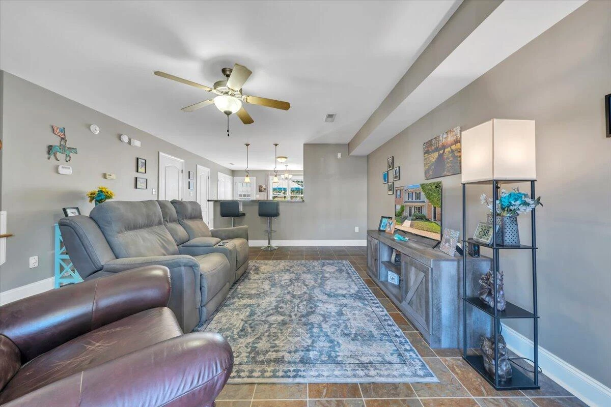 1086 Haymore DR - Photo 5