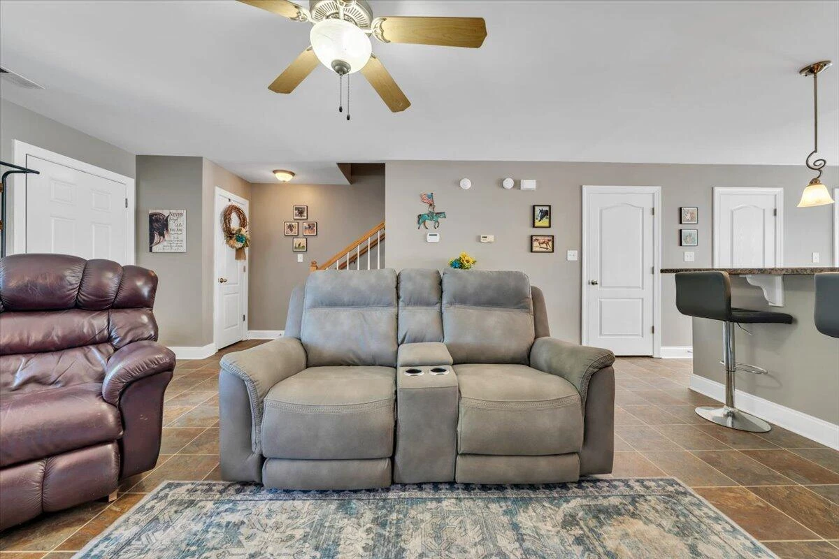 1086 Haymore DR - Photo 7