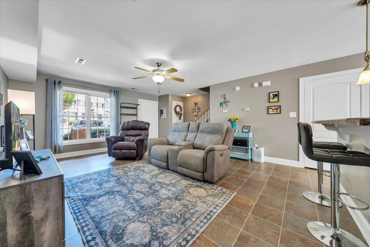 1086 Haymore DR - Photo 8