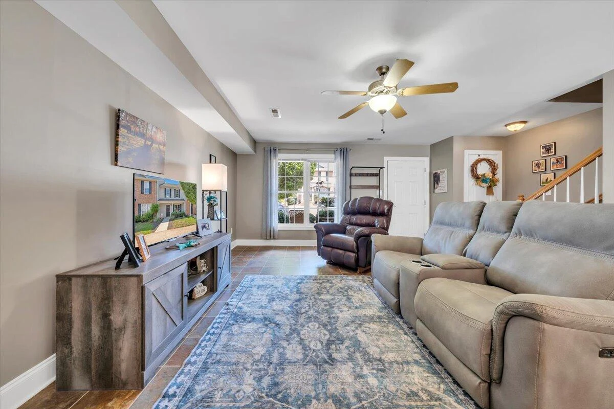 1086 Haymore DR - Photo 9