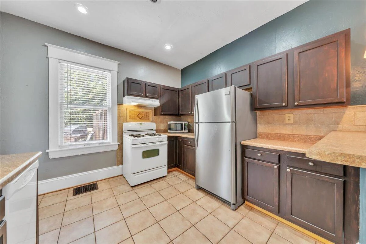1122 Murray AVE SE - Photo 16