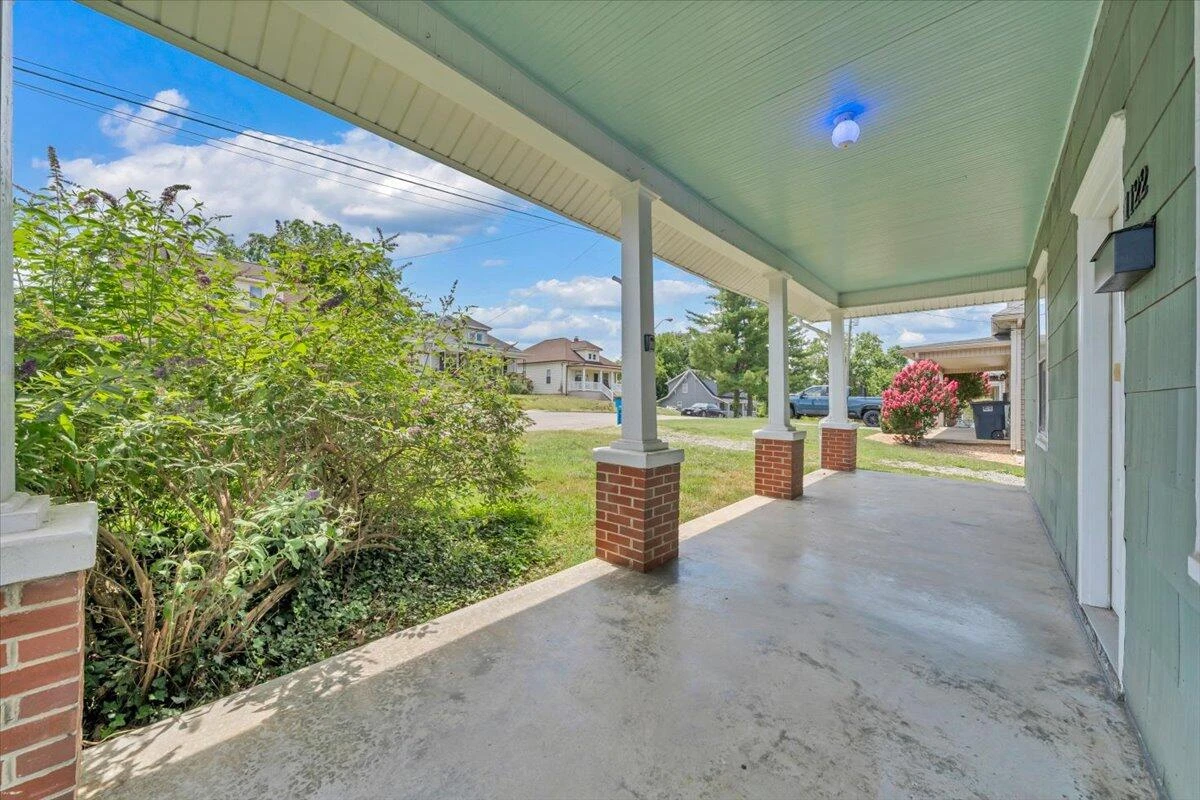 1122 Murray AVE SE - Photo 3