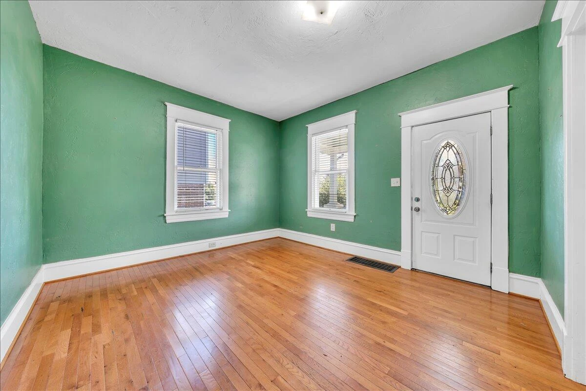 1122 Murray AVE SE - Photo 6